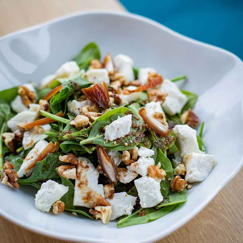 Feta sajt salátával - friss saláta